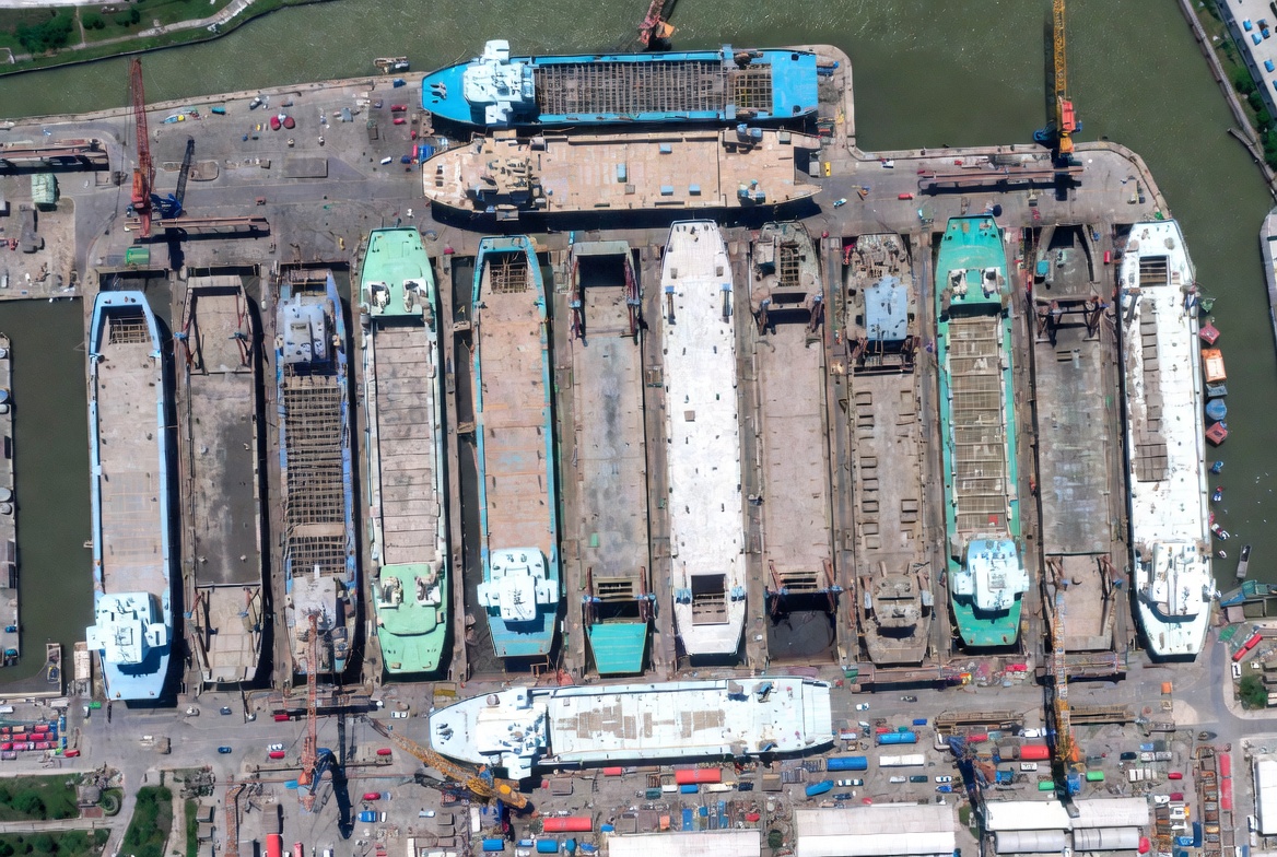 Satellite image of Guangzhou shipyard showing Shuiqiao-type landing barges under mass construction, January 2025